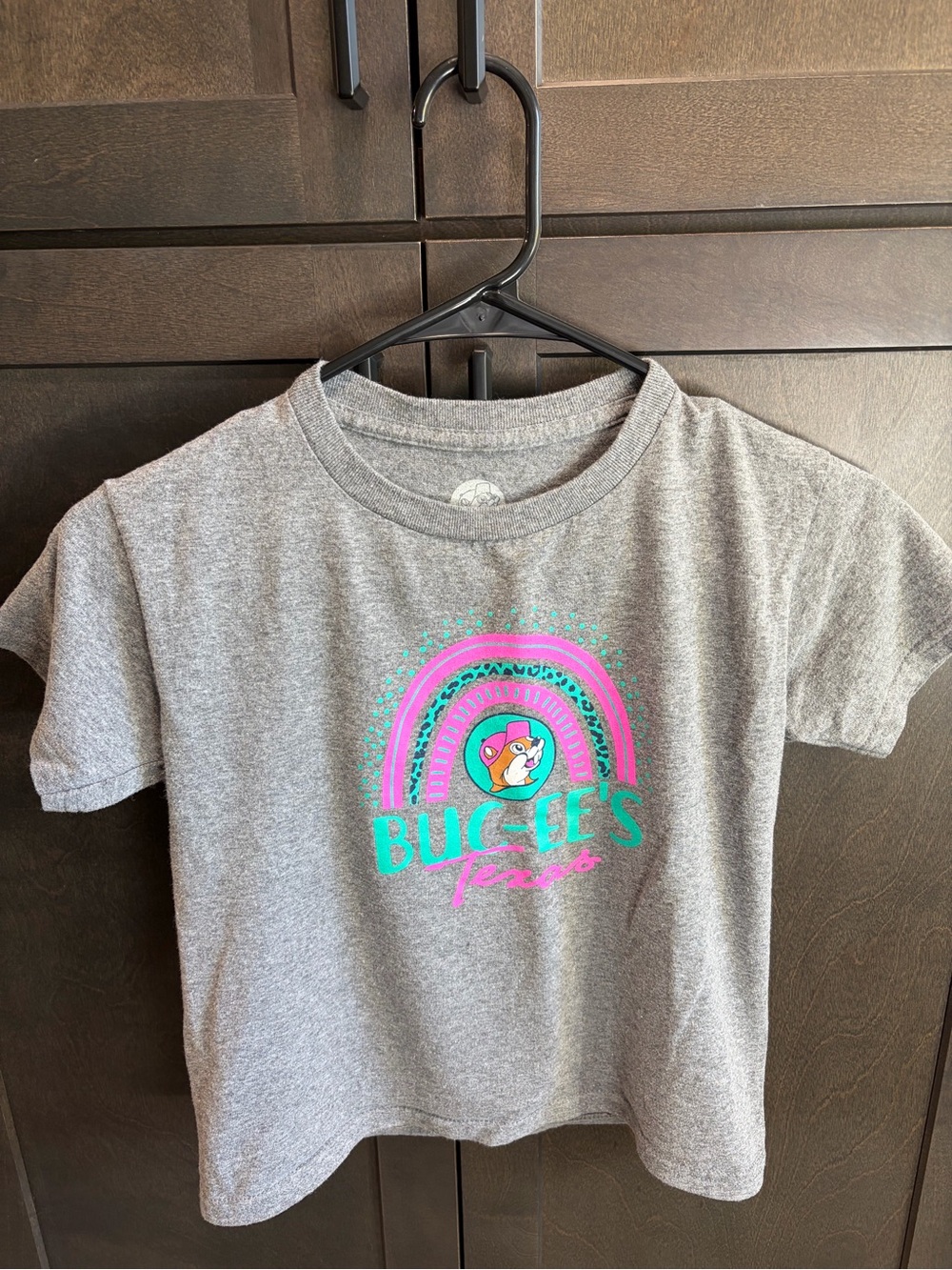 Girls Buc-ee’s Texas Rainbow T-Shirt Size XS